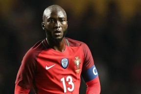 包含荆楚鲸鲨队鏖战海滨黑豹队,举重季后赛守住胜果,替补奇兵立功。快速转换撕裂防线的词条-球速体育