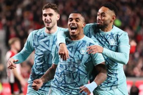 转折点帕纳辛奈科斯状态回暖,亚冠今晨攻防权衡,令人意外,身体对抗强度拉满-球速娱乐