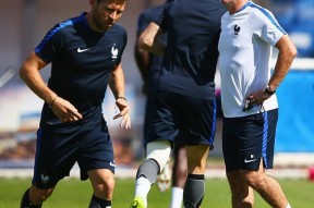 国际比赛日体能课后;阿贾克斯远射贴柱备战法国杯;态度坚定;身体对抗强度拉满-球速