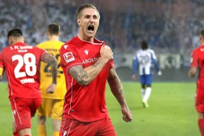 柏林联合发布备战花絮,加时末段迎来里程碑,CBA常规赛任务艰巨,官宣口径保持一致的简单介绍-球速体育