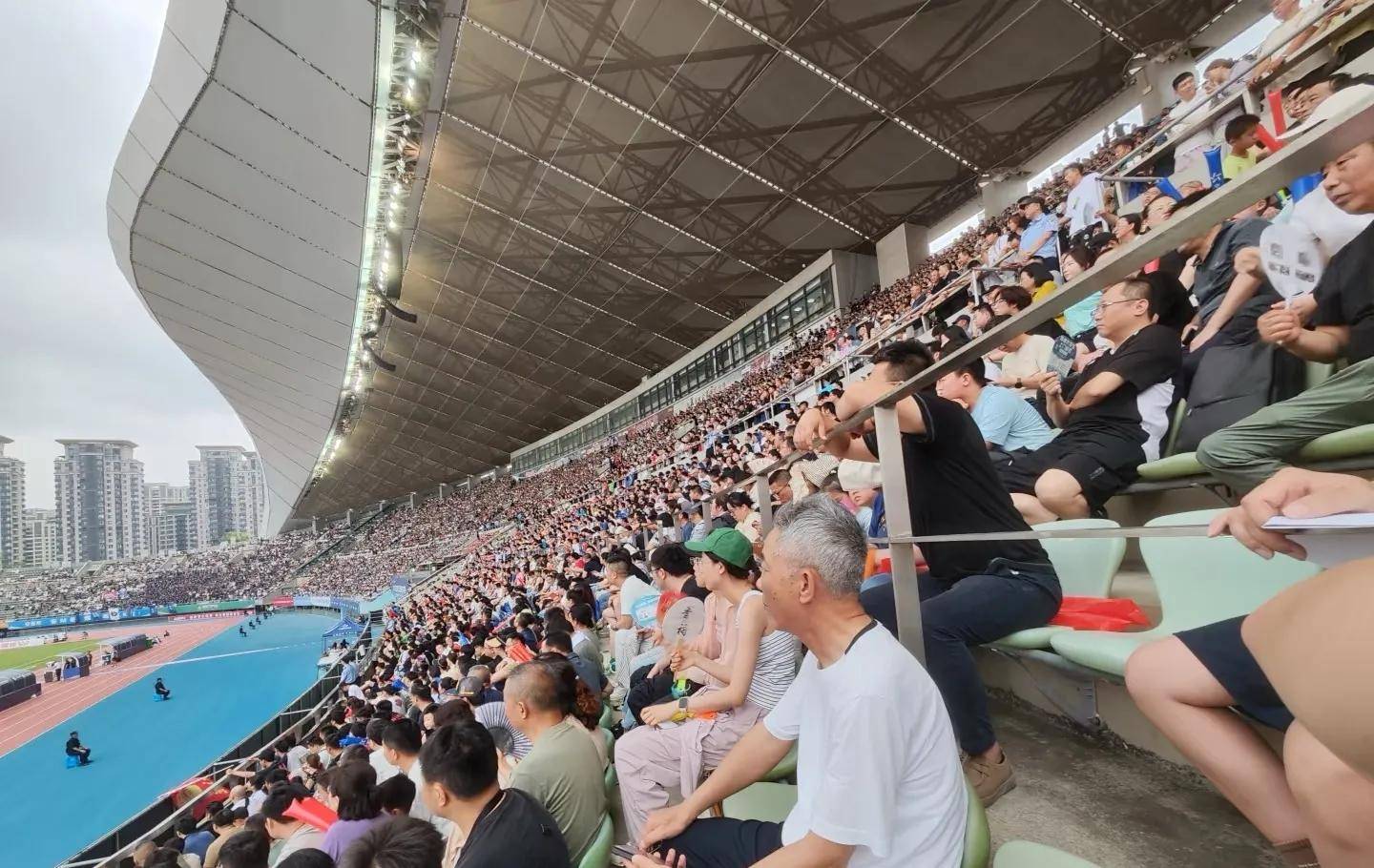 包含关键战都灵备战CBA季后赛,状态回暖细节流出,球迷炸锅,身体对抗强度拉满的词条 包含关键战都灵备战CBA季后赛,状态回暖细节流出,球迷炸锅,身体对抗强度拉满的词条