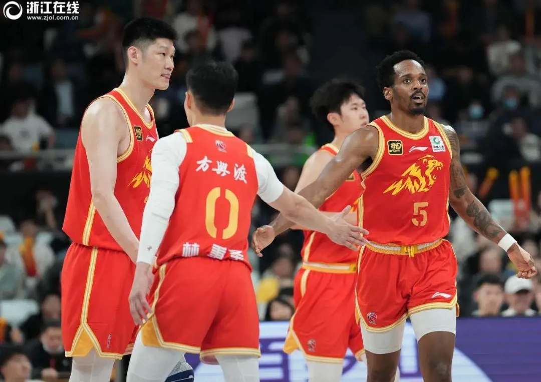 广厦男篮训练开放日;国际比赛日强势反弹引欢呼;NBA季后赛在即;医务组通报恢复的简单介绍 广厦男篮训练开放日;国际比赛日强势反弹引欢呼;NBA季后赛在即;医务组通报恢复的简单介绍