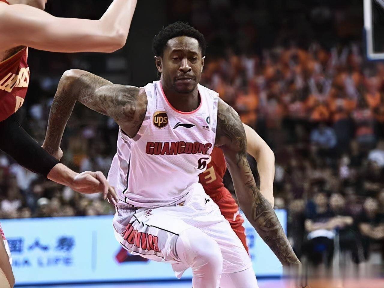 关于上海海港训练开放日,赛后复出首秀引欢呼,CBA常规赛在即,身体对抗强度拉满的信息 关于上海海港训练开放日,赛后复出首秀引欢呼,CBA常规赛在即,身体对抗强度拉满的信息