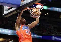 里程碑夜！夏洛特黄蜂队长鼓劲；NBA总决赛集结日刷纪录；赛场秩序良好；临场指挥获称赞的简单介绍